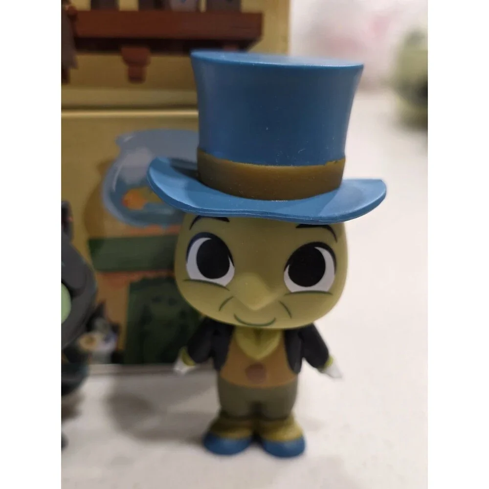 Funko Mystery Minis Disney Treasures Exclusive - Jiminy Cricket Cheshire Cat